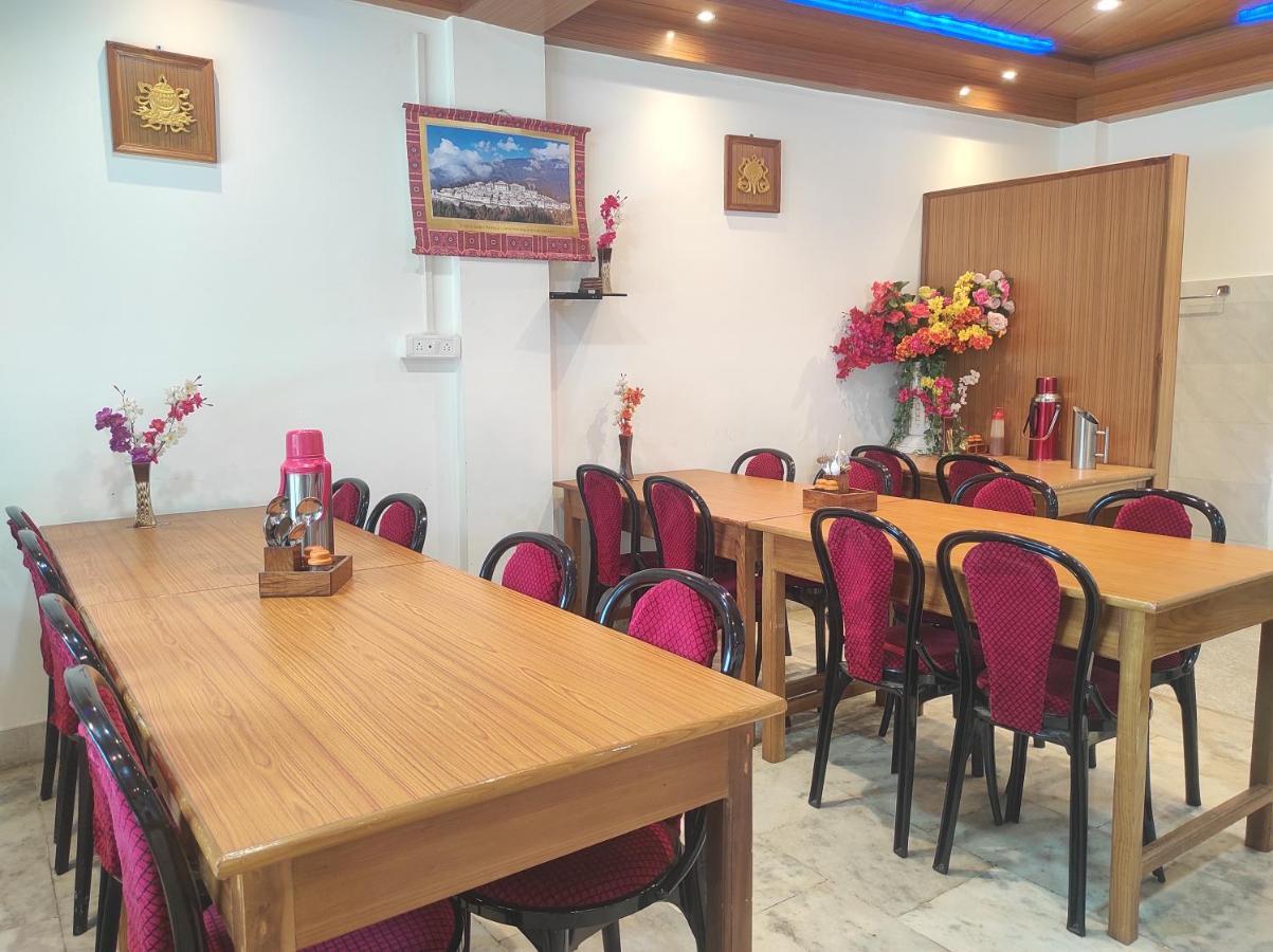 Hotel Tawang Regency Экстерьер фото
