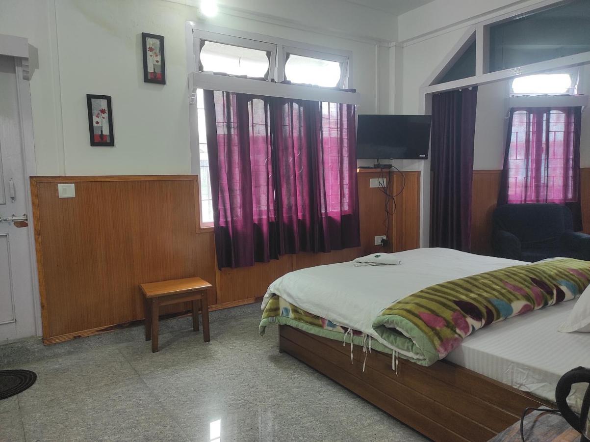Hotel Tawang Regency Экстерьер фото