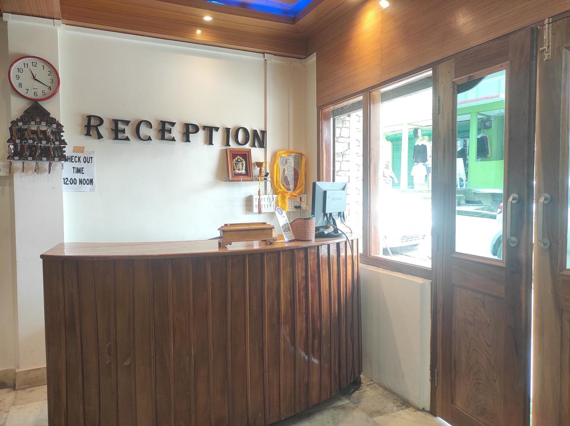 Hotel Tawang Regency Экстерьер фото